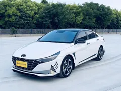 2022 Hyundai Elantra 1.5L CVT LUX Premium, белый — фото 1