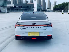 2022 Hyundai Elantra 1.5L CVT LUX Premium, белый — фото 5