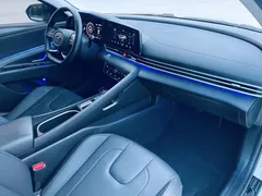 2022 Hyundai Elantra 1.5L CVT LUX Premium, белый — фото 9