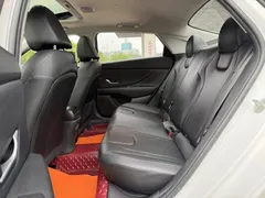 2022 Hyundai Elantra 1.5L CVT GLX Elite, белый — фото 8