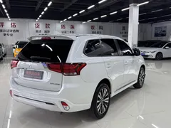 2021 Mitsubishi Outlander 2.0L 2WD 5-seat, белый — фото 4