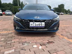 2022 Hyundai Elantra 1.5L CVT LUX Premium, синий — фото 2
