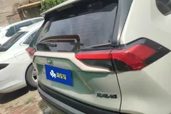 2023 Toyota RAV4 2.0L CVT 2WD, белый — фото 11