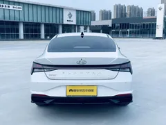 2022 Hyundai Elantra 1.5L CVT LUX Premium, белый — фото 5