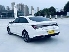 2022 Hyundai Elantra 1.5L CVT LUX Premium, белый — фото 6