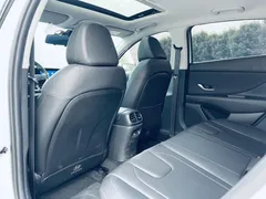 2022 Hyundai Elantra 1.5L CVT LUX Premium, белый — фото 8