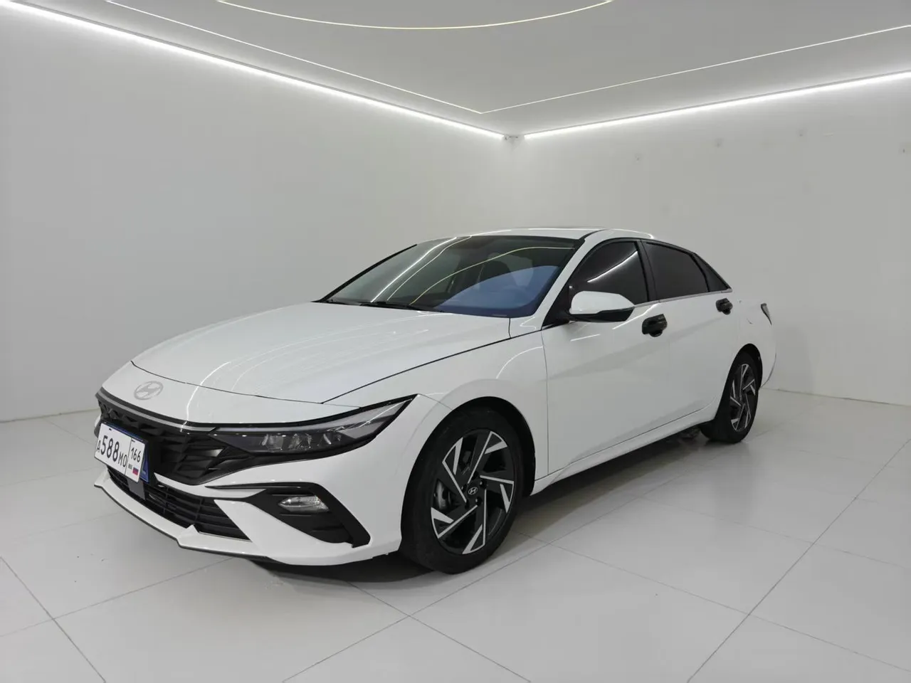 2023 Hyundai Elantra 1.5L CVT LUX Premium