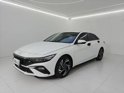 2023 Hyundai Elantra 1.5L CVT LUX Premium
