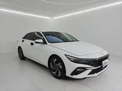 2023 Hyundai Elantra 1.5L CVT LUX Premium, белый — фото 3