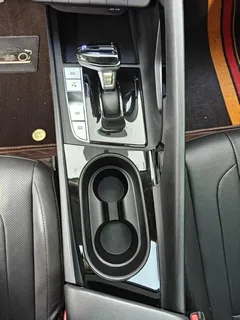2023 Hyundai Elantra 1.5L CVT LUX Premium, белый — фото 10