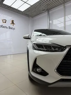 2022 Toyota Yaris L Zhixuan X 1.5L CVT Luxury Plus, белый — фото 4