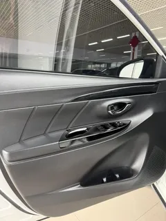 2022 Toyota Yaris L Zhixuan X 1.5L CVT Luxury Plus, белый — фото 6