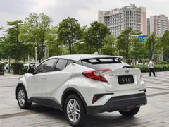 2021 Toyota C-HR 2.0L Elite, белый — фото 4