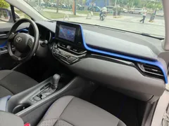 2021 Toyota C-HR 2.0L Elite, белый — фото 9