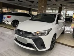 2022 Toyota Yaris L Zhixuan 1.5L CVT Leading Plus, белый — фото 1