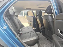 2022 Hyundai Elantra 1.5L CVT LUX Premium, синий — фото 11