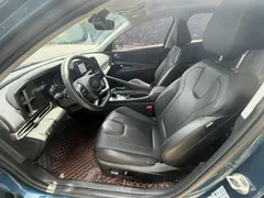 2022 Hyundai Elantra 1.5L CVT LUX Premium, синий — фото 6