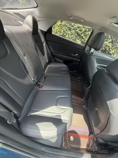 2022 Hyundai Elantra 1.5L CVT LUX Premium, синий — фото 18