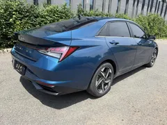 2022 Hyundai Elantra 1.5L CVT LUX Premium, синий — фото 22