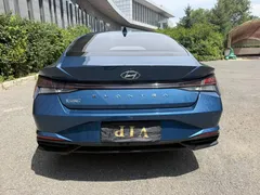 2022 Hyundai Elantra 1.5L CVT LUX Premium, синий — фото 23