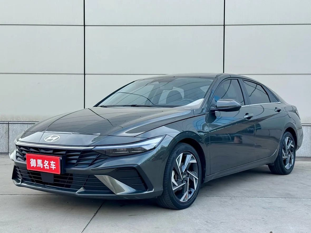 2023 Hyundai Elantra 1.5L CVT LUX Premium