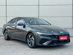 2023 Hyundai Elantra 1.5L CVT LUX Premium — фото 3