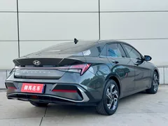 2023 Hyundai Elantra 1.5L CVT LUX Premium — фото 4