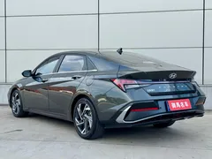 2023 Hyundai Elantra 1.5L CVT LUX Premium — фото 6