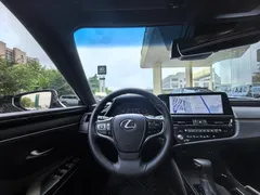 2022 Lexus ES 200 Excellence — фото 11