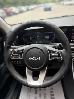 2023 Kia Seltos 1.5L IVT Luxury, белый — фото 19