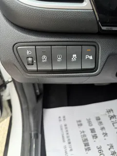 2023 Kia Seltos 1.5L IVT Luxury, белый — фото 21