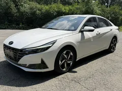 2022 Hyundai Elantra 1.5L CVT LUX Premium, белый — фото 1
