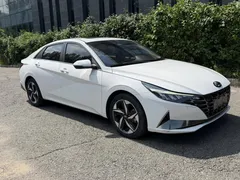 2022 Hyundai Elantra 1.5L CVT LUX Premium, белый — фото 3