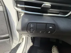 2022 Hyundai Elantra 1.5L CVT LUX Premium, белый — фото 7
