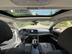 2022 Hyundai Elantra 1.5L CVT LUX Premium, белый — фото 16
