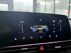 2022 Hyundai Elantra 1.5L CVT LUX Premium, белый — фото 15