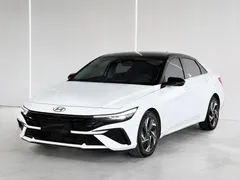 2023 Hyundai Elantra 1.5L CVT LUX Premium, белый — фото 1