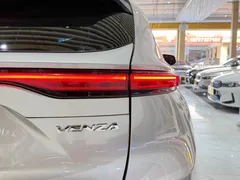 2022 Toyota Venza 2.0L CVT 2WD Premium — фото 8