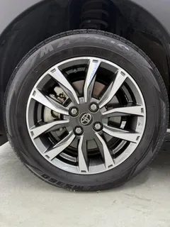 2022 Toyota Yaris L Zhixuan X 1.5L CVT Luxury Plus, белый — фото 19