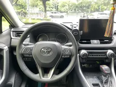 2022 Toyota Wildlander 2.0L 2WD Luxury Plus, чёрный — фото 13