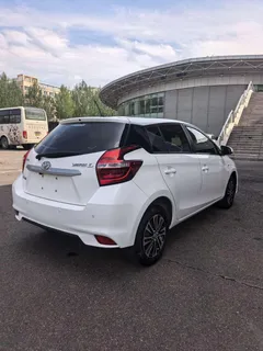 2022 Toyota Yaris L Zhixuan 1.5L CVT Leading Plus, белый — фото 3