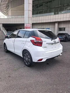 2022 Toyota Yaris L Zhixuan 1.5L CVT Leading Plus, белый — фото 6