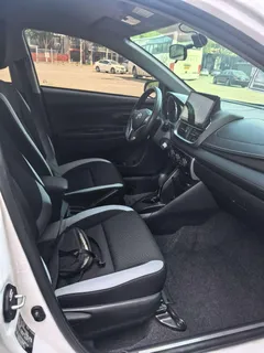 2022 Toyota Yaris L Zhixuan 1.5L CVT Leading Plus, белый — фото 8
