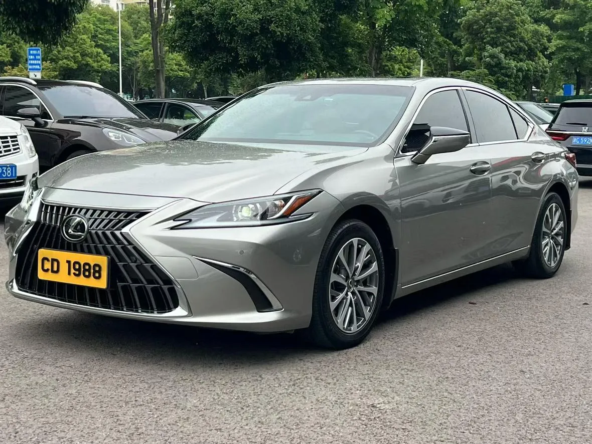 2021 Lexus ES 260