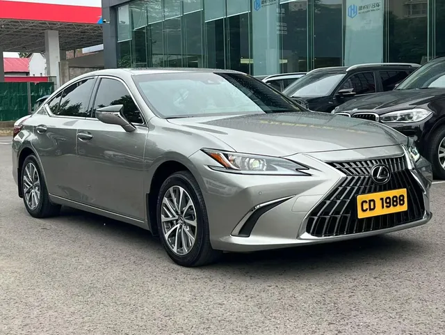 2021 Lexus ES 260