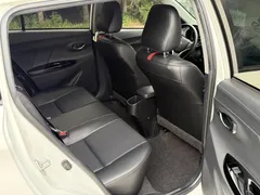 2022 Toyota Yaris L Zhixuan X 1.5L CVT Luxury Plus, белый — фото 13