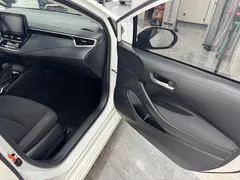 2021 Toyota Corolla 1.5L CVT Elite, белый — фото 11