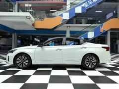 2022 Nissan Teana 2.0L XL-Upr Premium, белый — фото 17