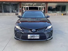 2023 Toyota Camry 2.5G Luxury, чёрный — фото 2