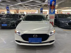 2022 Mazda Mazda3 2.0L AT, белый — фото 2